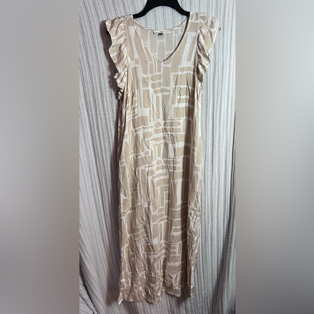Chic Tan & White Patterned Maxi Dress